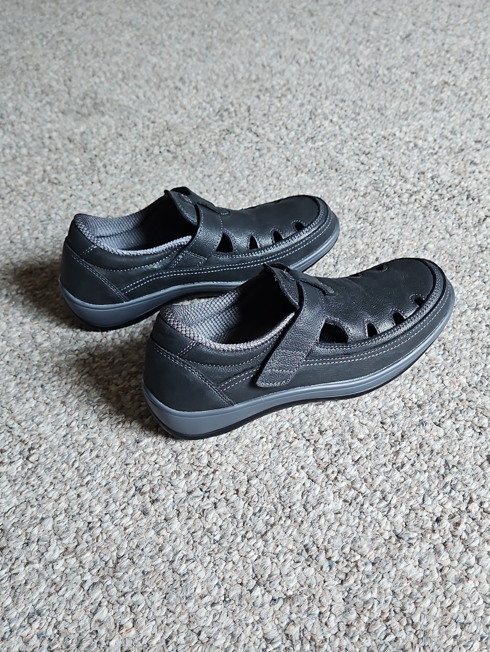 NWOB Orthofeet Learher Upper Slip-On Comfort Shoe with Hook & Loop Strap